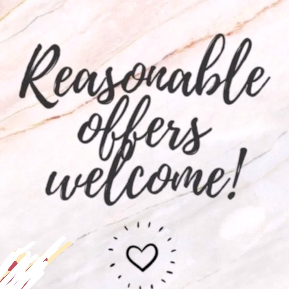 I ACCEPT REASONABLE OFFERS🎈